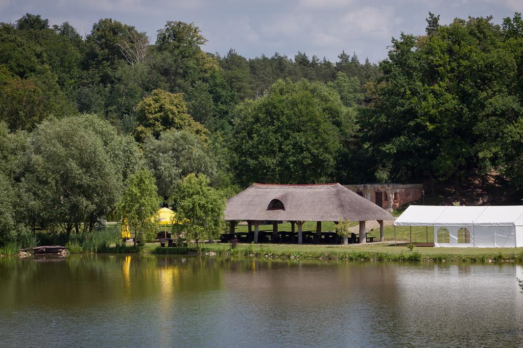 Milocin Park Centrum Wypoczynkowo-Konferencyjne Panzió Pierwoszow Kültér fotó